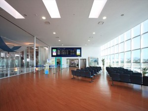 34-1 出発ロビー-1_R